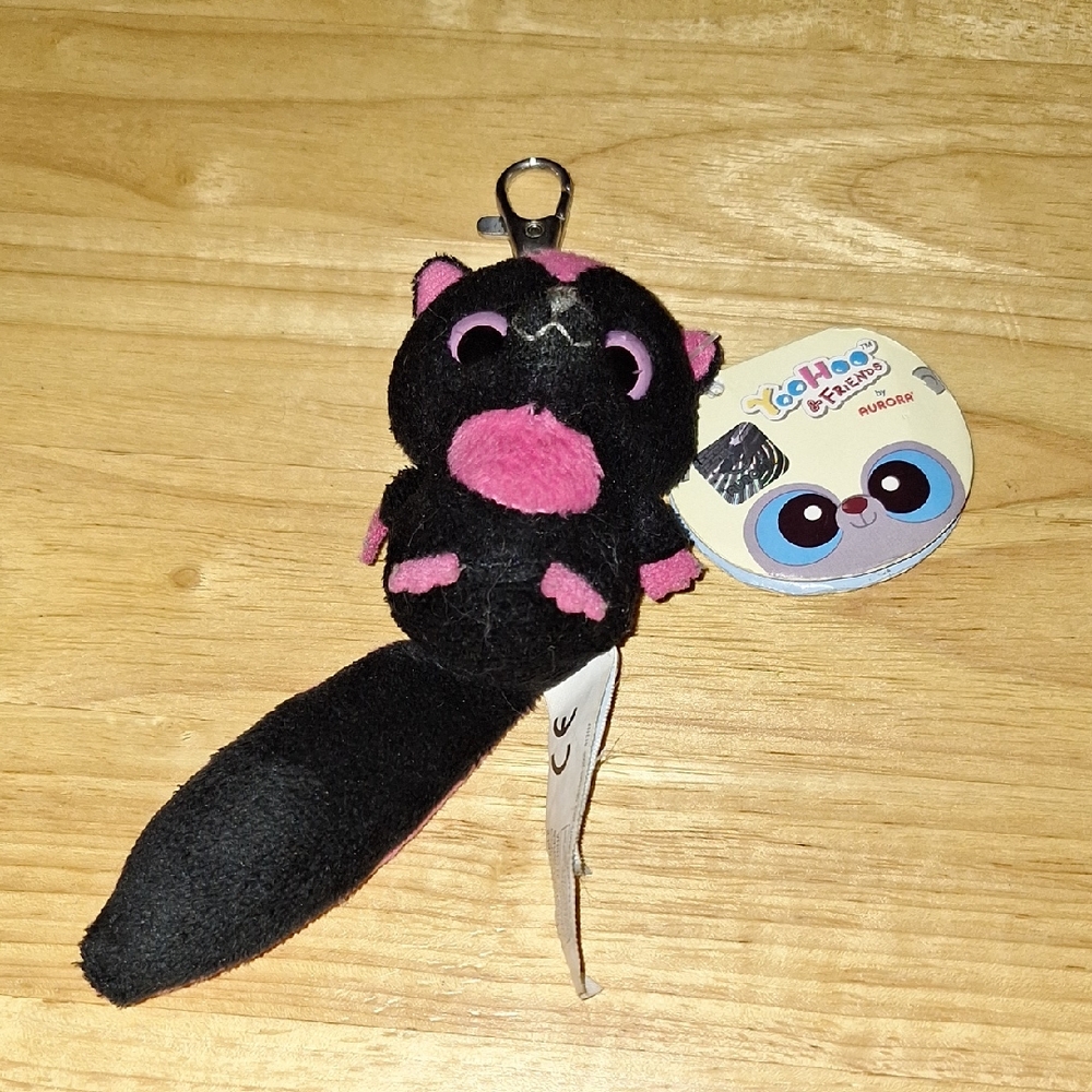 Aurora Sparkee The Striped Skunk New With Tags Keychain